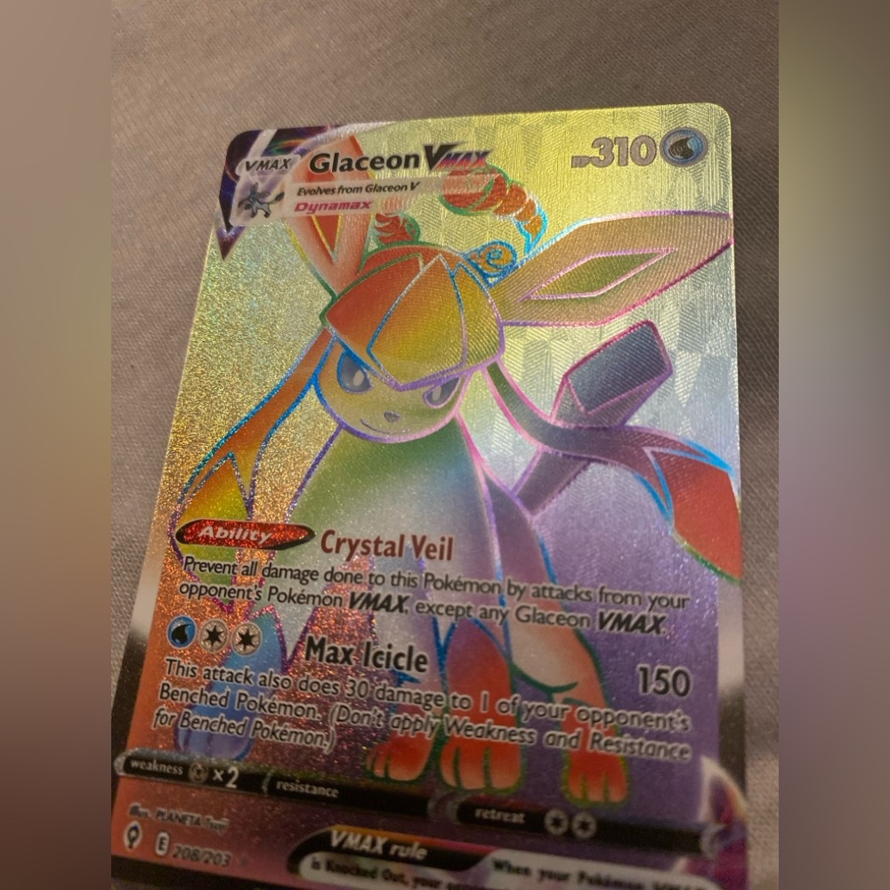 Glaceon VMAX Pokémon Card